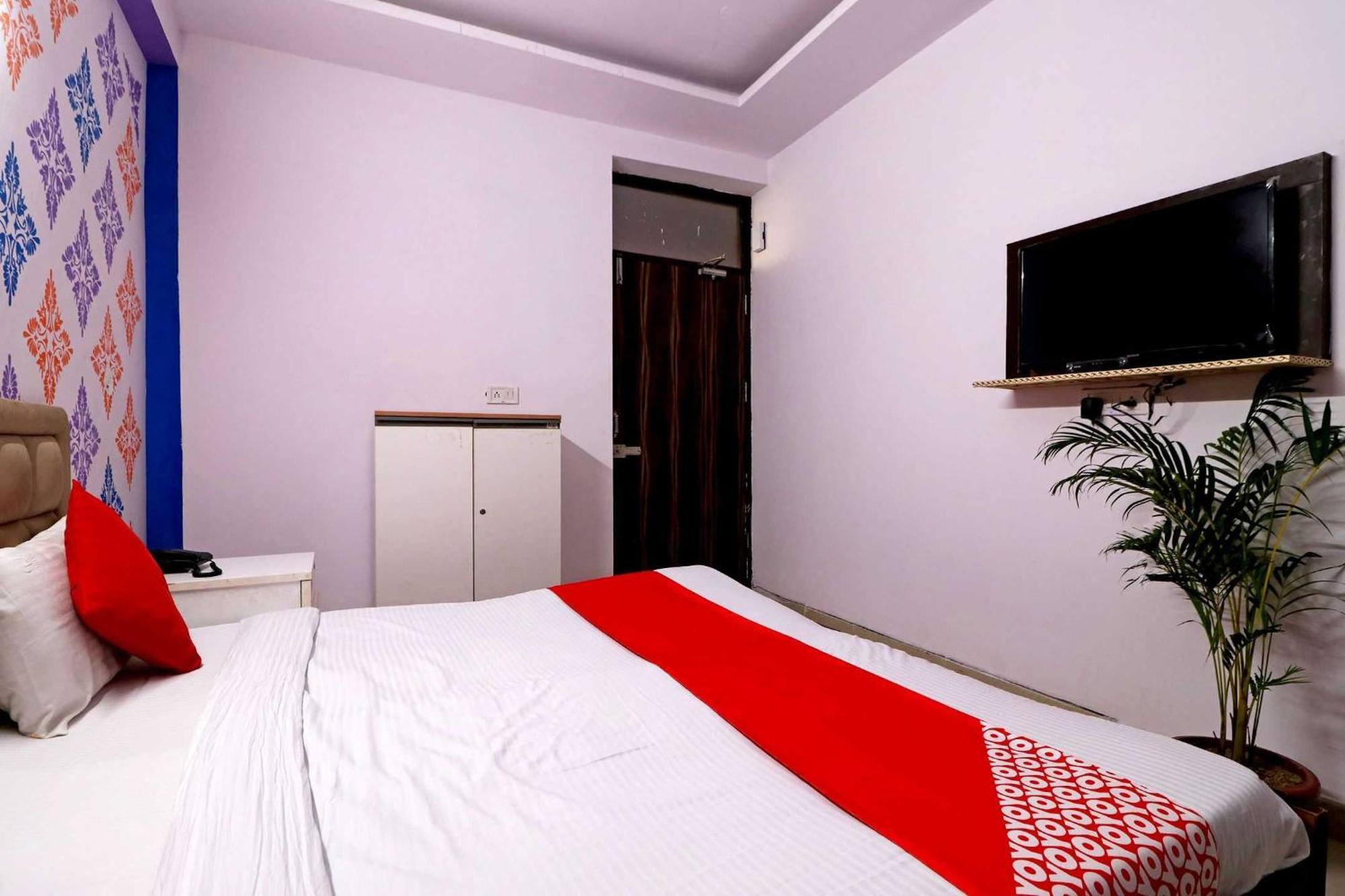 Hotel O Aaradhya Residency Noida Exterior photo
