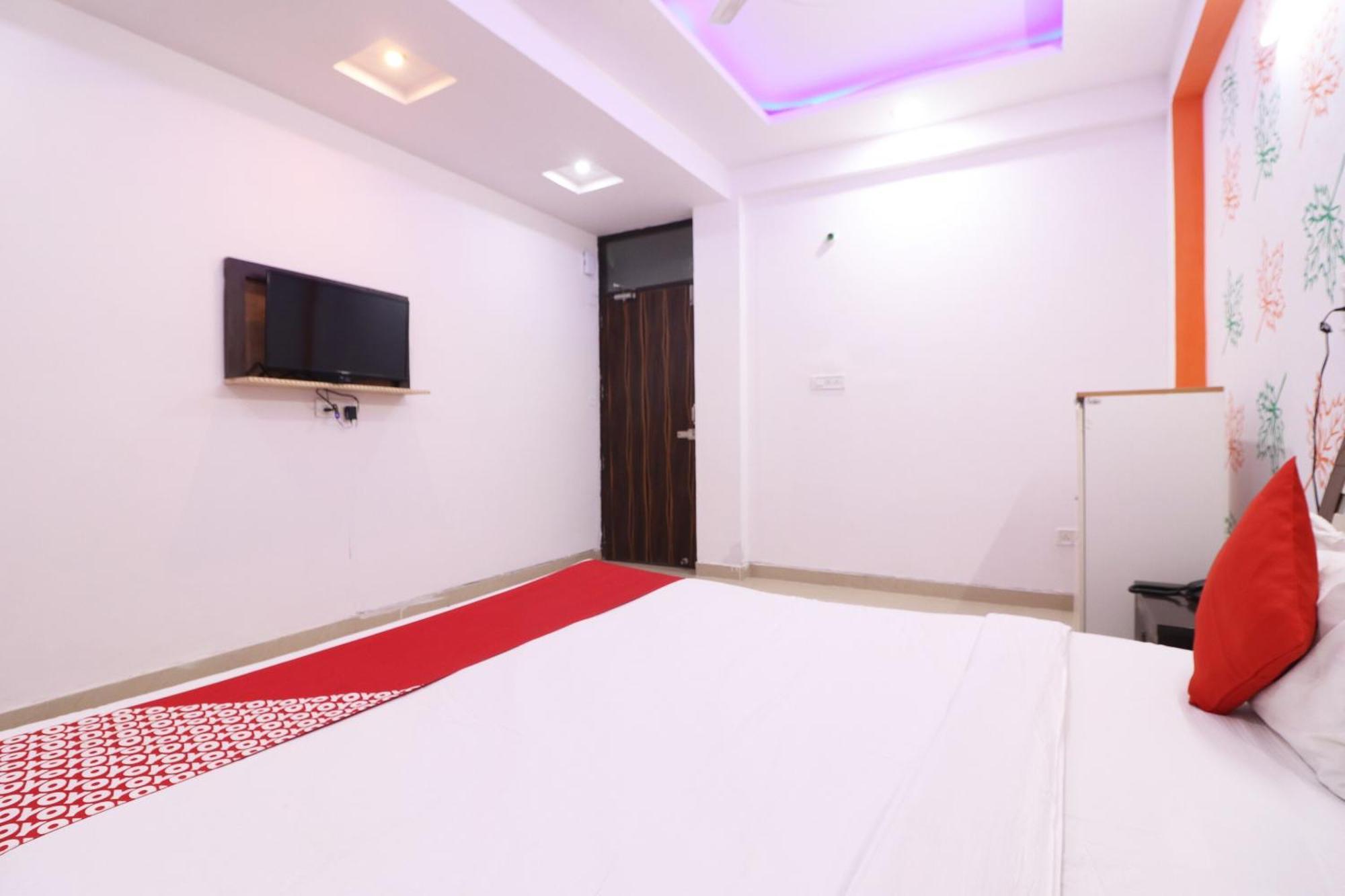 Hotel O Aaradhya Residency Noida Exterior photo