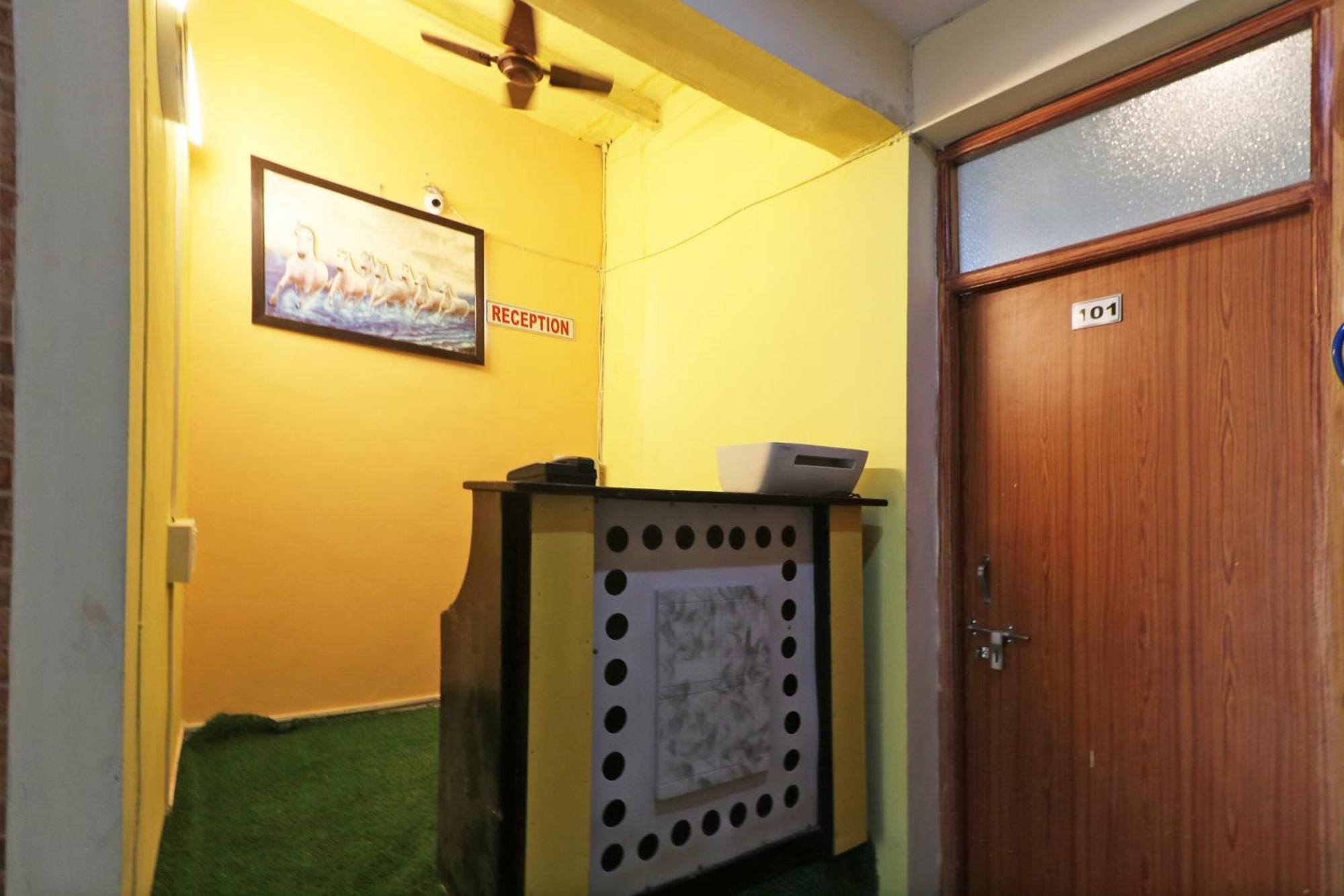 Hotel O Aaradhya Residency Noida Exterior photo